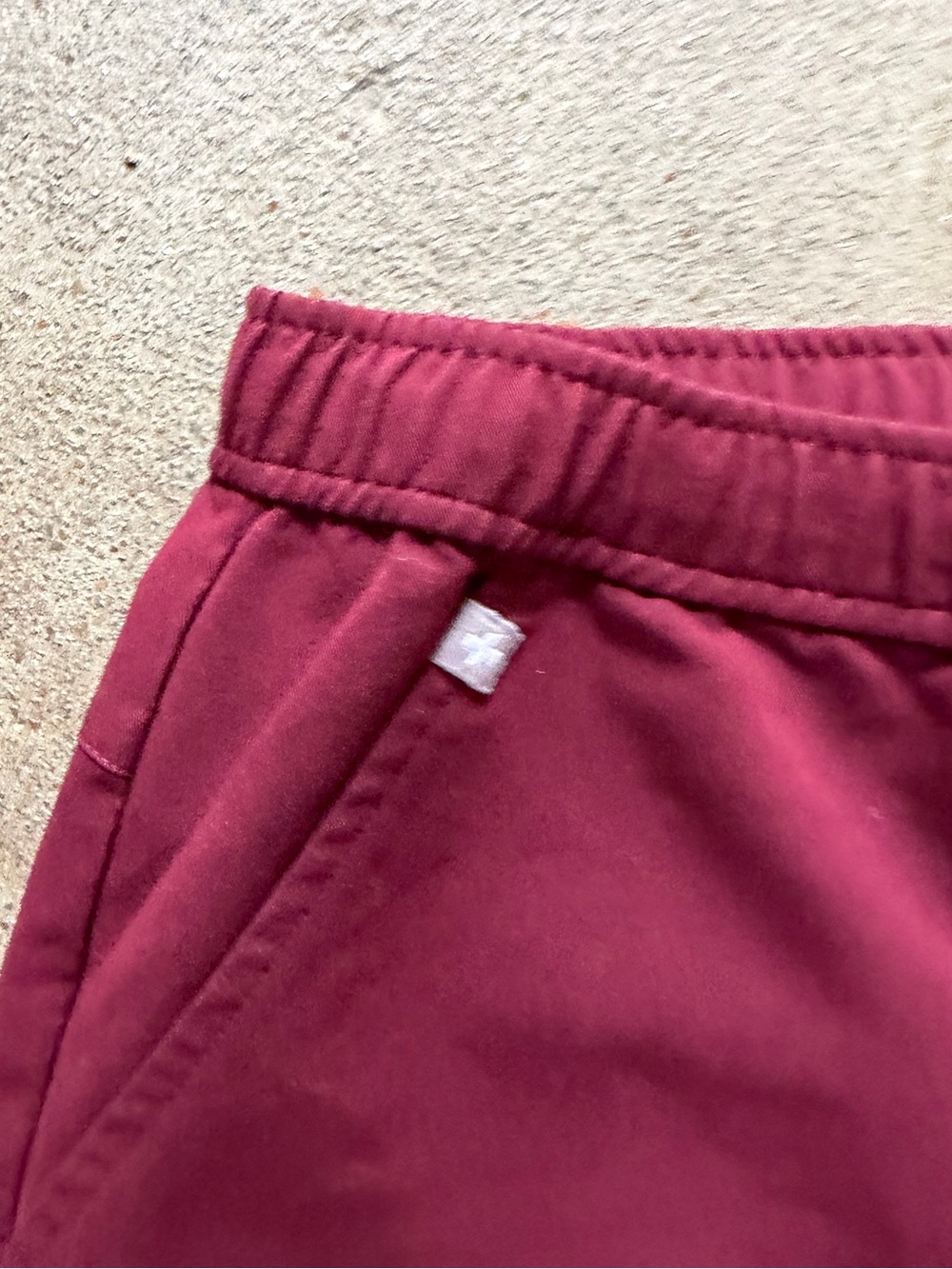 Figs Menโs Tansen Jogger Scrub Pants in Burgundy Size Medium Nursing Medical - Picture 8 of 9